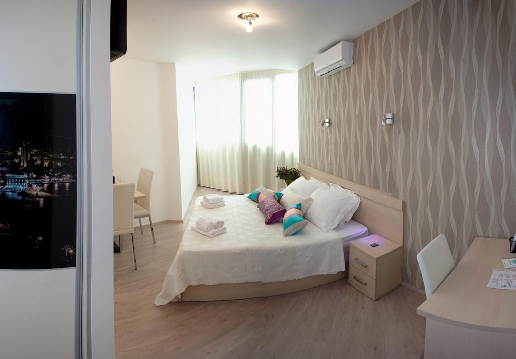 Cro Jet Set Apartments Split Exterior foto