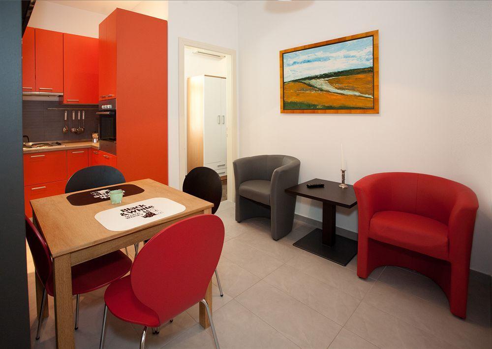 Cro Jet Set Apartments Split Exterior foto